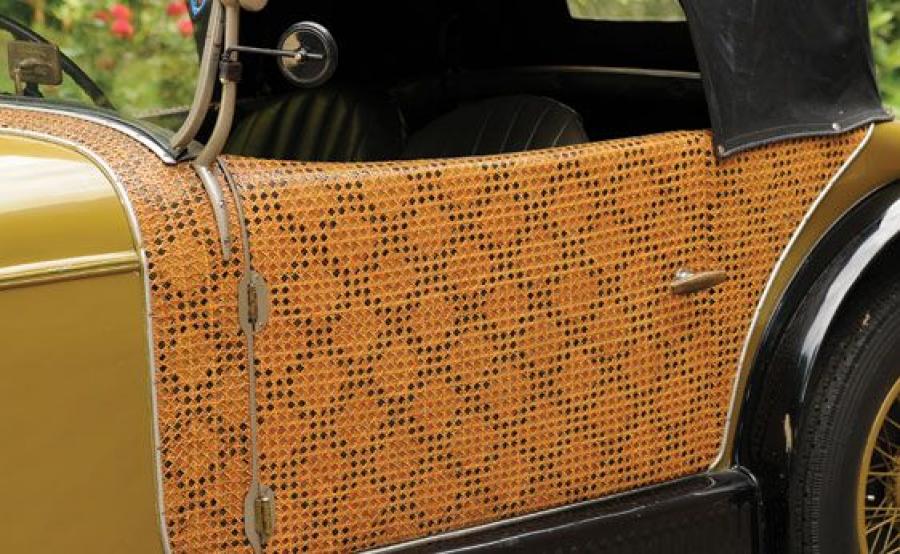 Детали экстерьера Avions Voisin C11 Cabriolet 1927 года  (фото 8 из 18)